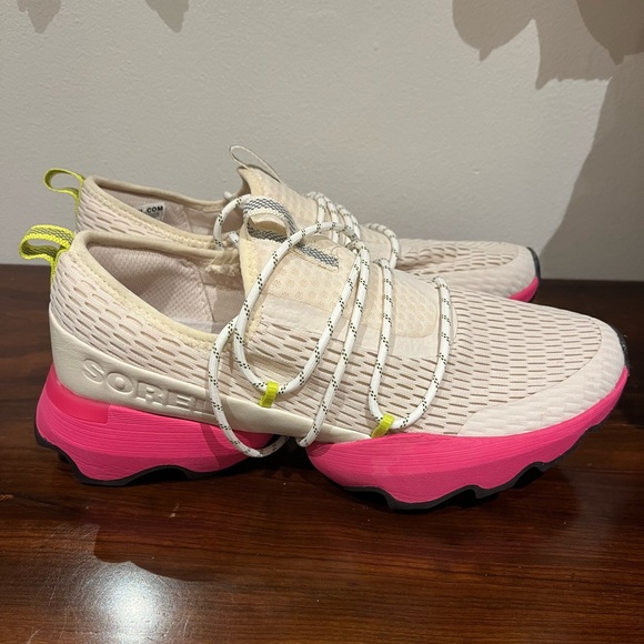 Sorel Beige + Pink Sneakers - Size 9 - Picture 1 of 5